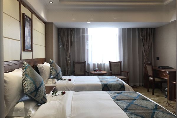 瀘西萬隆商務(wù)賓館