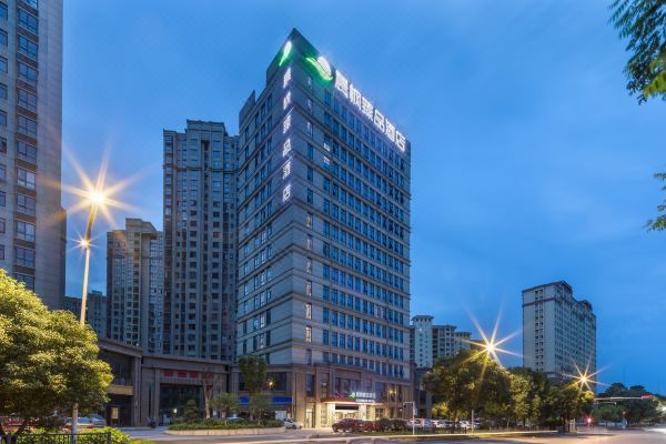 晨楓臻品酒店(九江火車站萬達廣場店)