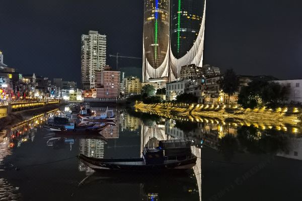 廈門世茂雙子塔地標(biāo)海景酒店公寓