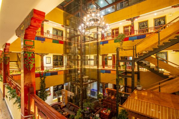 拉薩列桑民俗酒店(布達(dá)拉宮店)